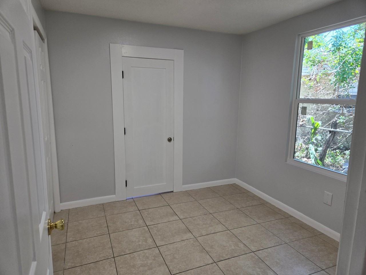 801 Washington Ave #B - Photo 5 of 19