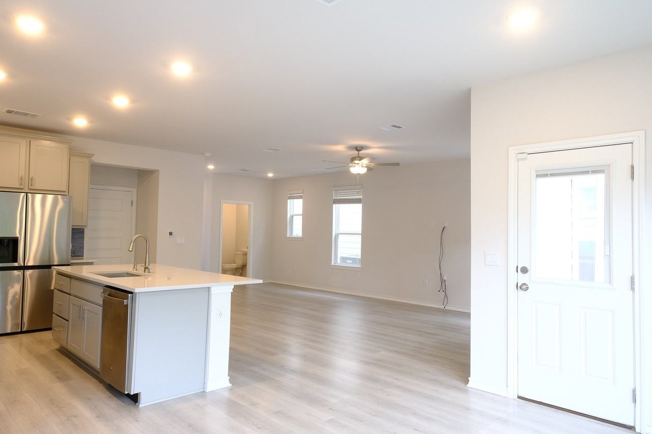 4810 Plum Peach Bnd - Photo 3 of 12