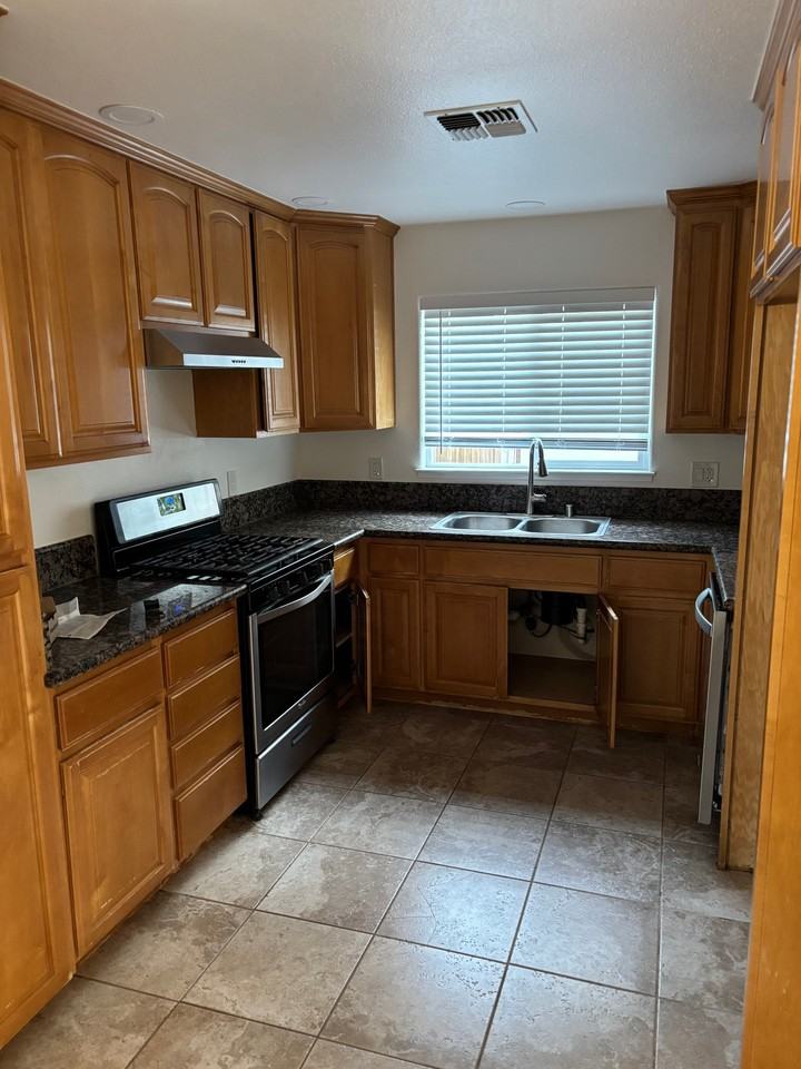 6031 Bourbon Dr - Photo 3 of 8