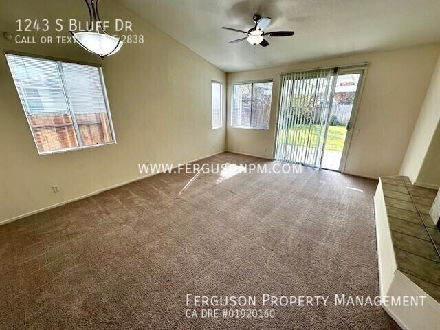 1243 S Bluff Dr - Photo 6 of 17