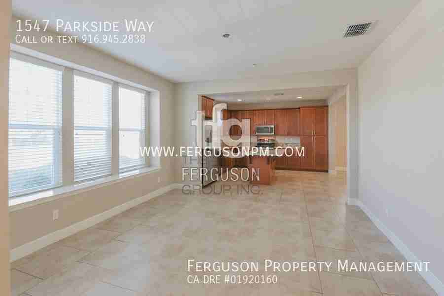 1547 Parkside Way - Photo 3 of 25