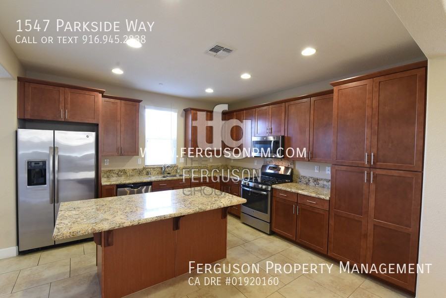 1547 Parkside Way - Photo 4 of 25