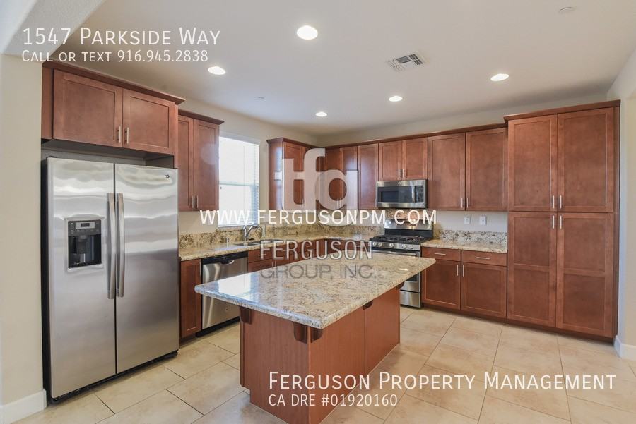1547 Parkside Way - Photo 5 of 25