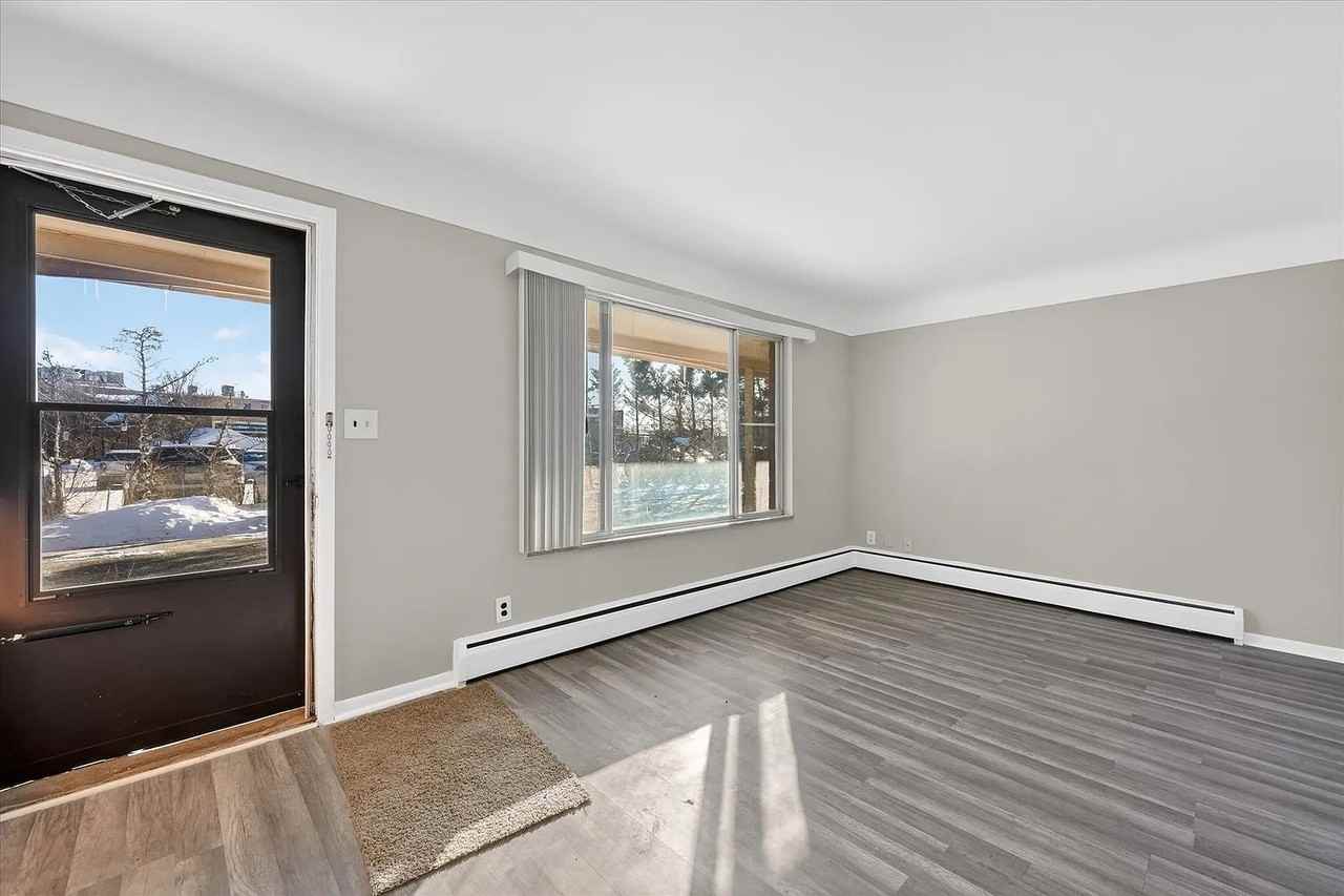 23 W Burdick St #4