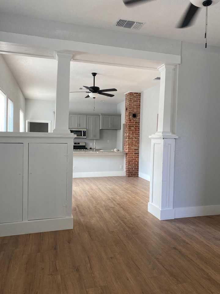 439 Dunning Ave - Photo 3 of 15
