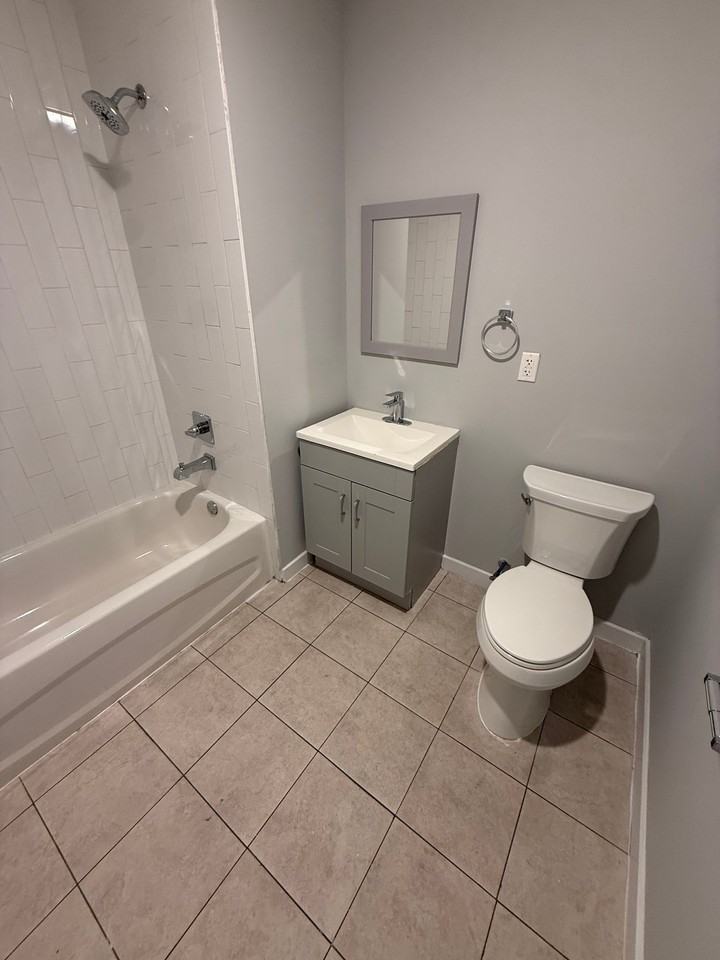 8-10 Godwin Ave #302 - Photo 4 of 6