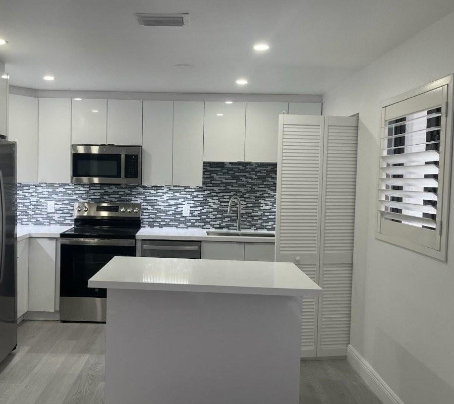 6005 Nw 39th St - Photo 3 of 5