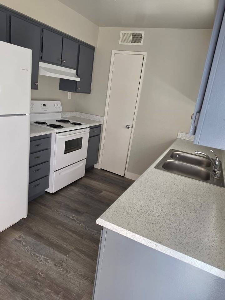 4263 N Bengston Ave #109 - Photo 4 of 11