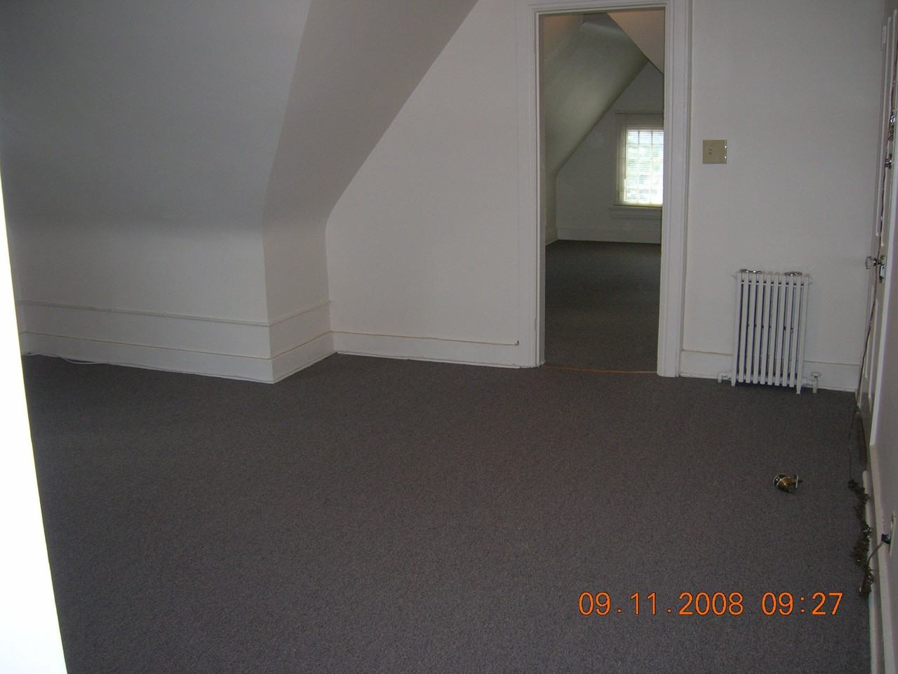 323 N Hartley St - Photo 2 of 14