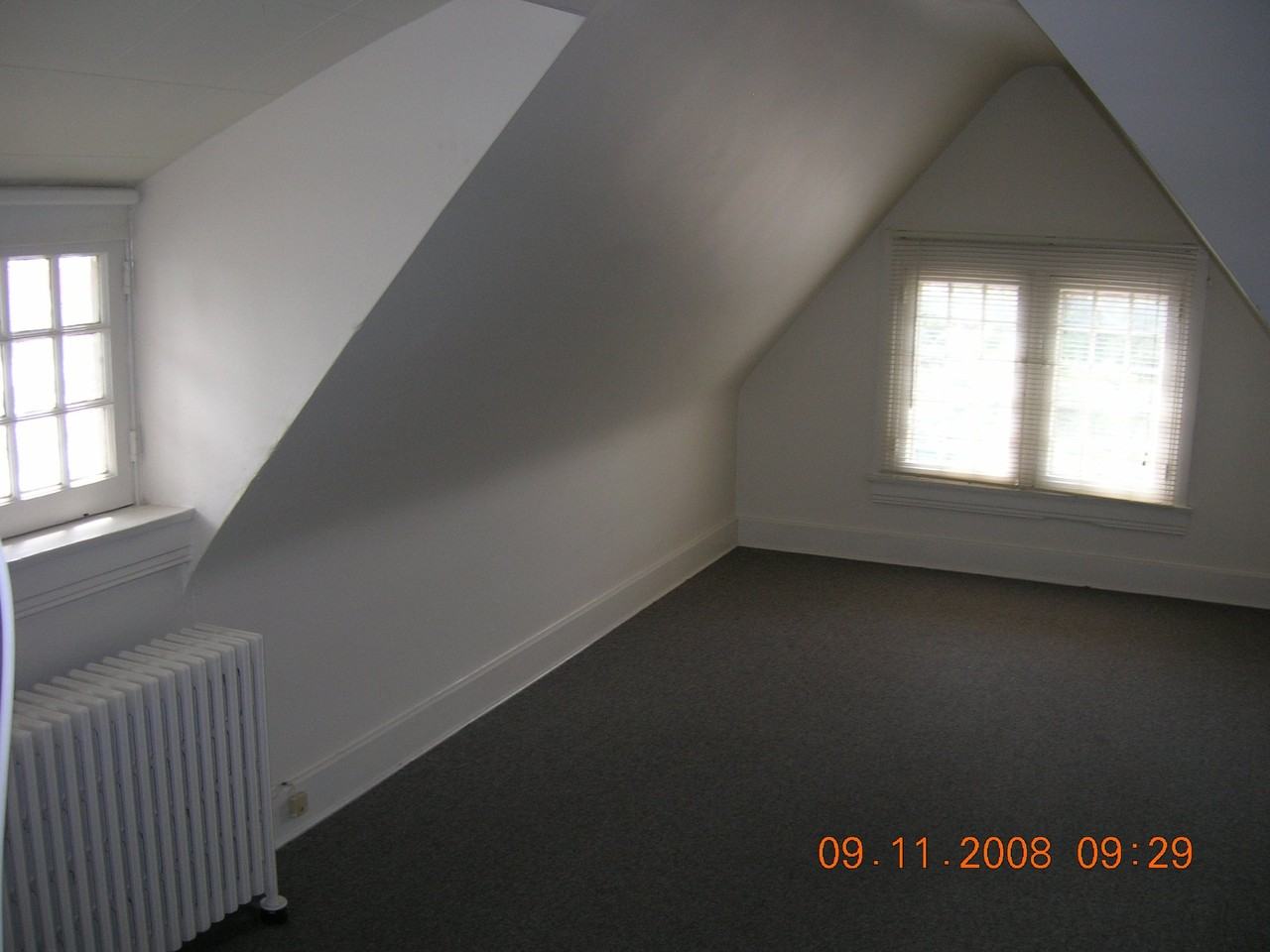 323 N Hartley St - Photo 7 of 14