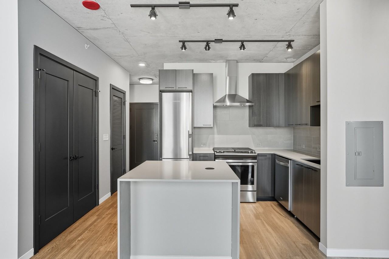 937 W Washinton Blvd - Photo 2 of 15