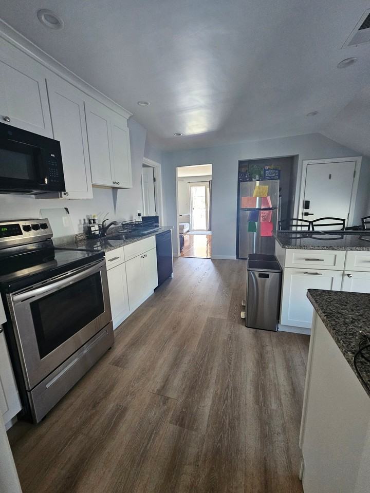 86 Hawthorne St #2 - Photo 3 of 9