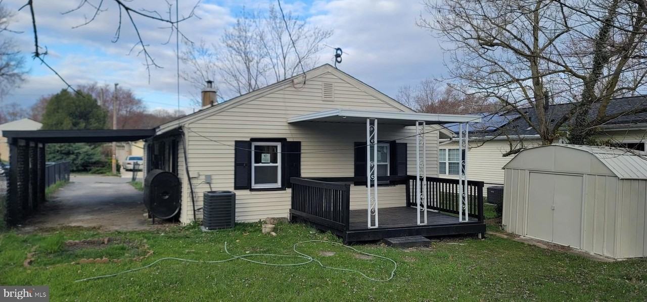 419 Bethune Dr - Photo 2 of 7