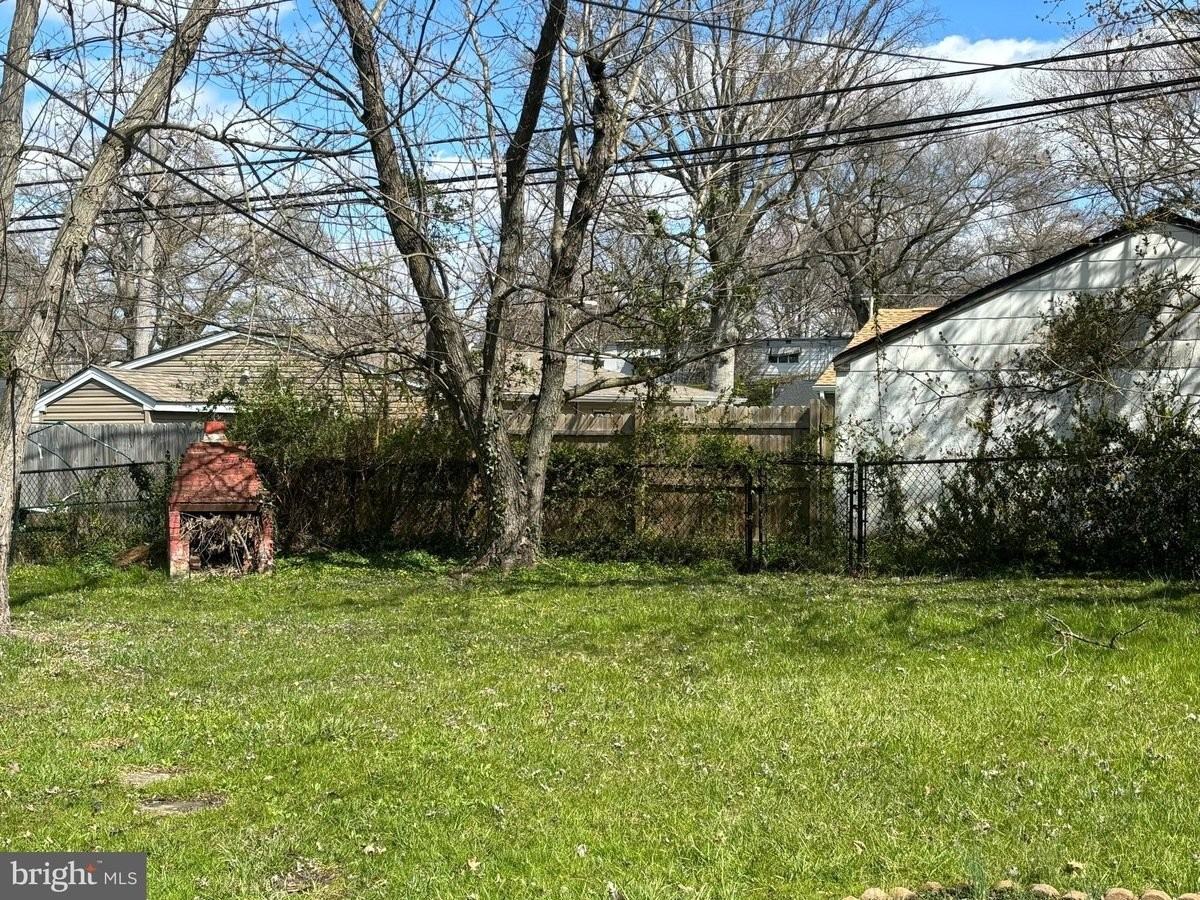 419 Bethune Dr - Photo 3 of 7