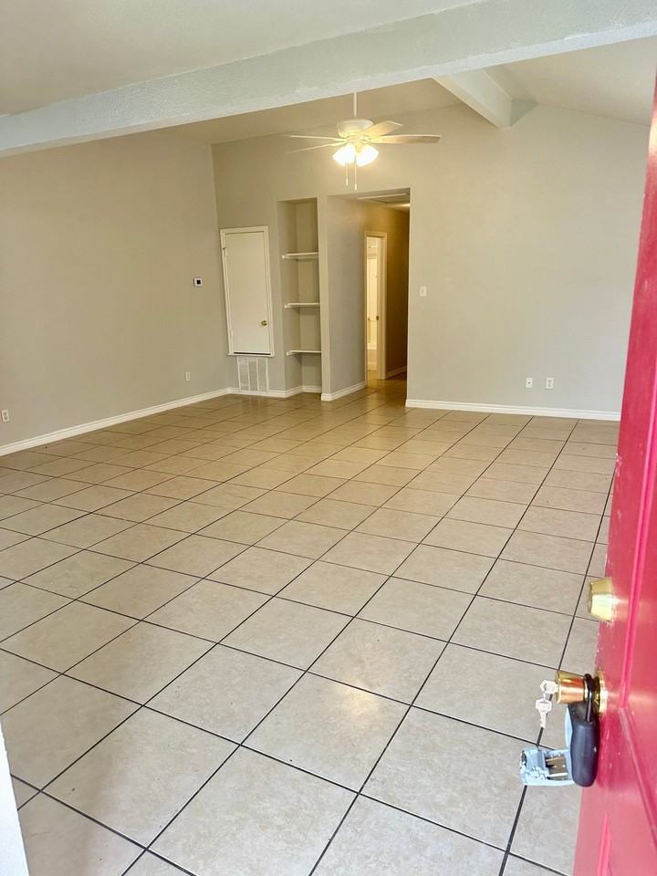 13147 Independence Ave - Photo 2 of 12