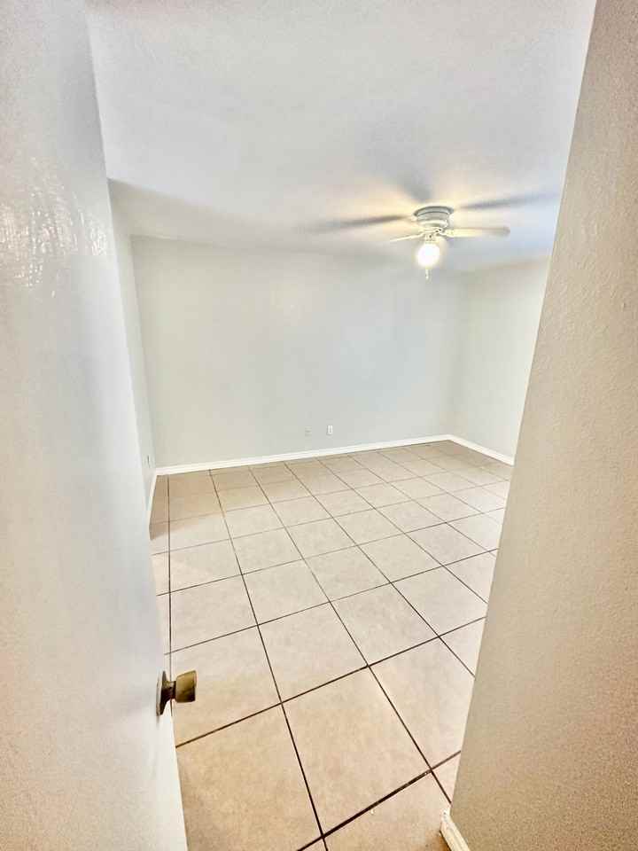 13147 Independence Ave - Photo 7 of 12