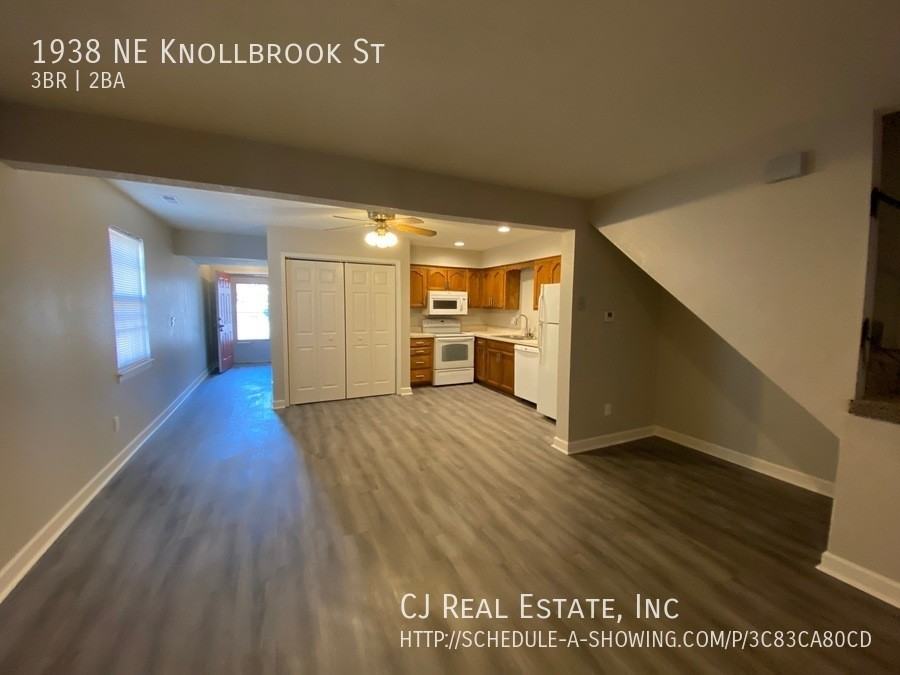 1938 Ne Knollbrook St - Photo 3 of 11