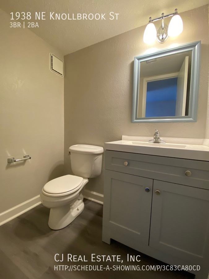 1938 Ne Knollbrook St - Photo 5 of 11