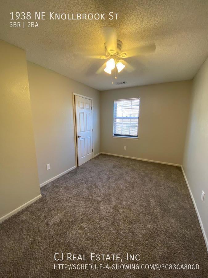 1938 Ne Knollbrook St - Photo 7 of 11