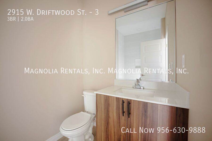2915 W Driftwood St #3 - Photo 4 of 11