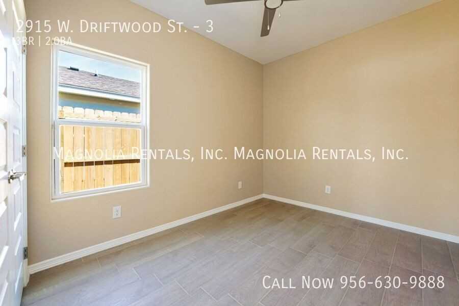 2915 W Driftwood St #3 - Photo 7 of 11