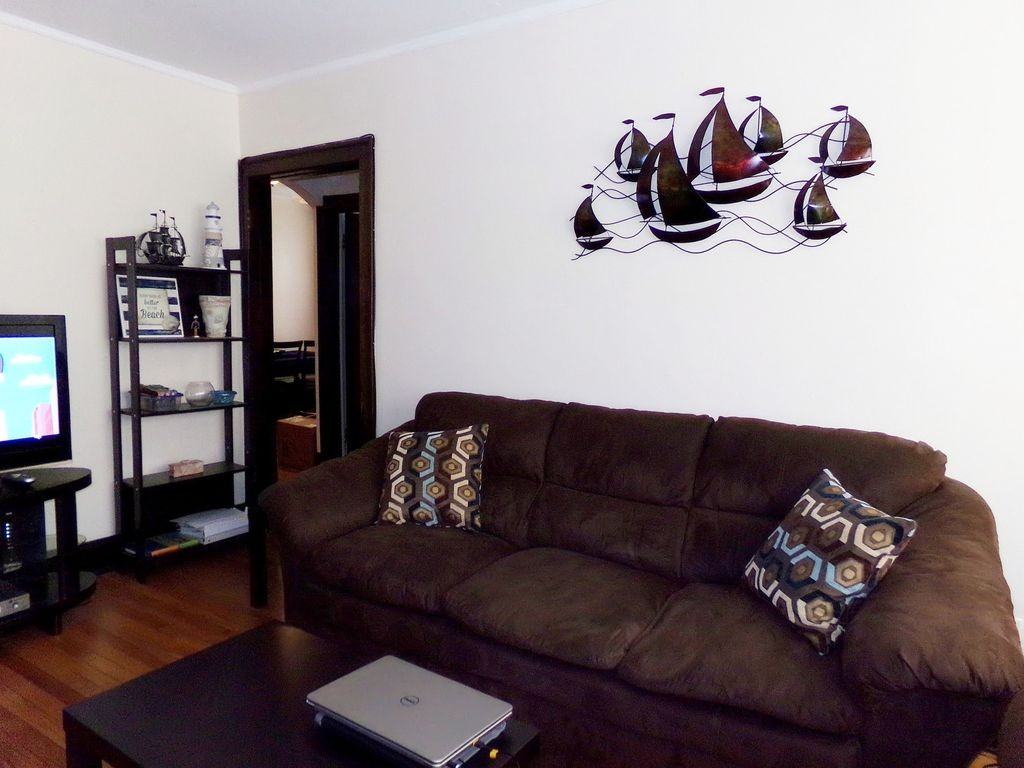 1941 Grove Ave #4B - Photo 3 of 21