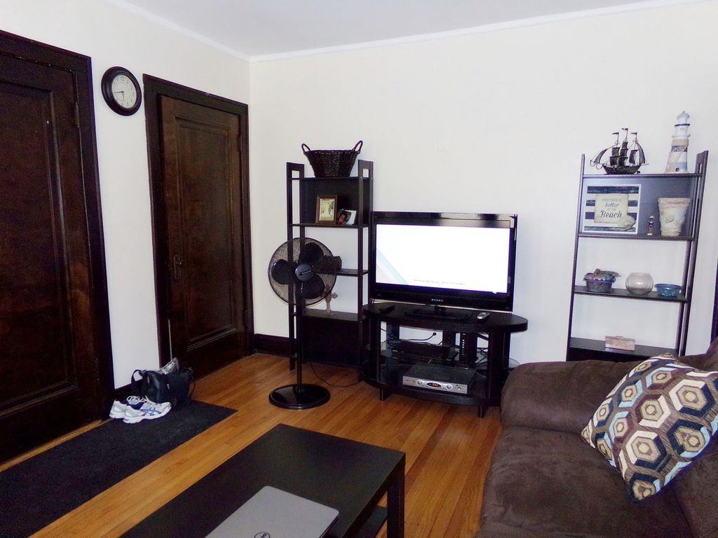 1941 Grove Ave #4B - Photo 4 of 21