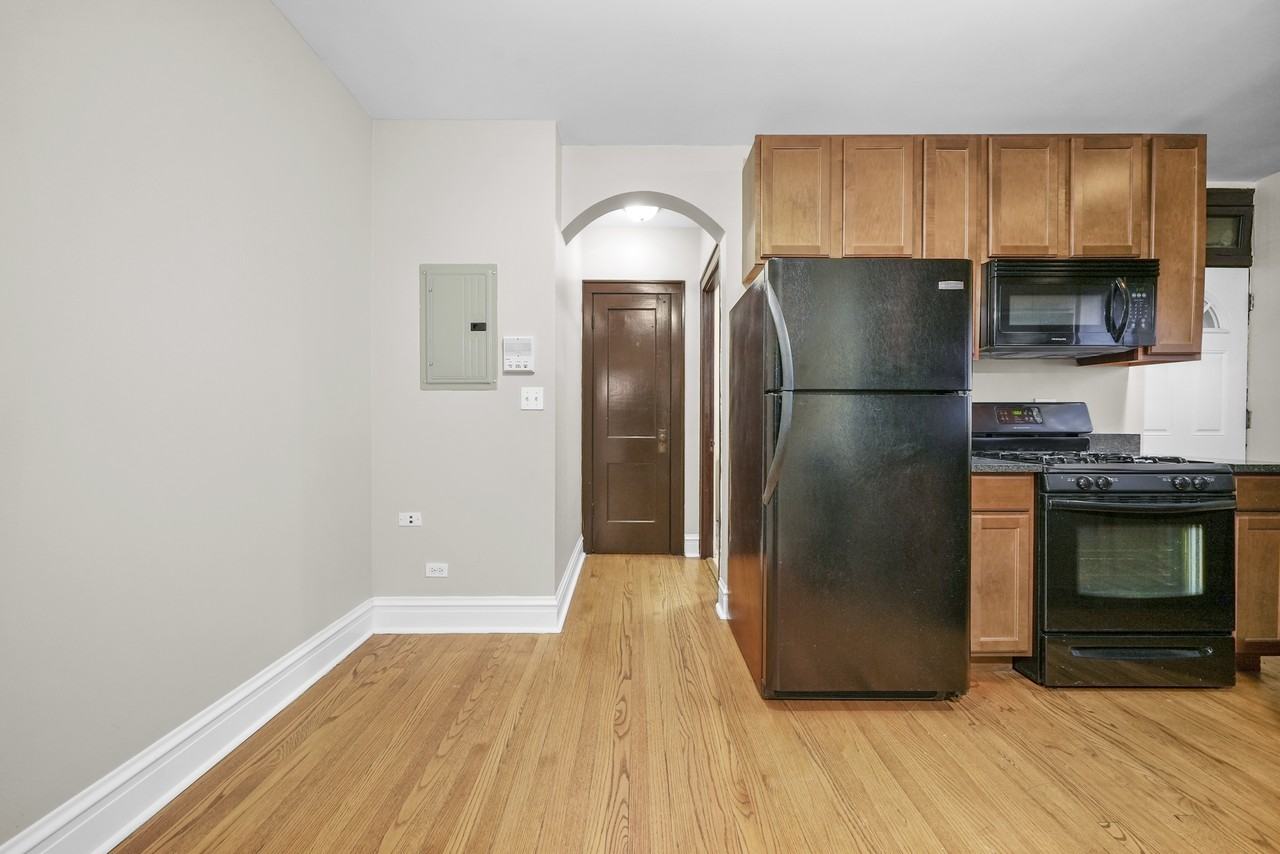 1927 Grove Ave #308 - Photo 7 of 25