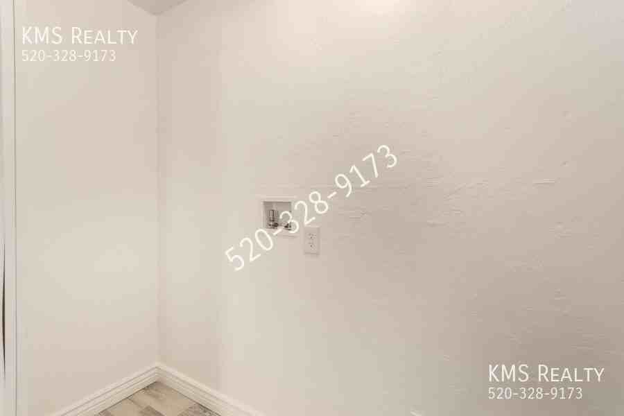 2956 W Maxine Cir - Photo 4 of 28