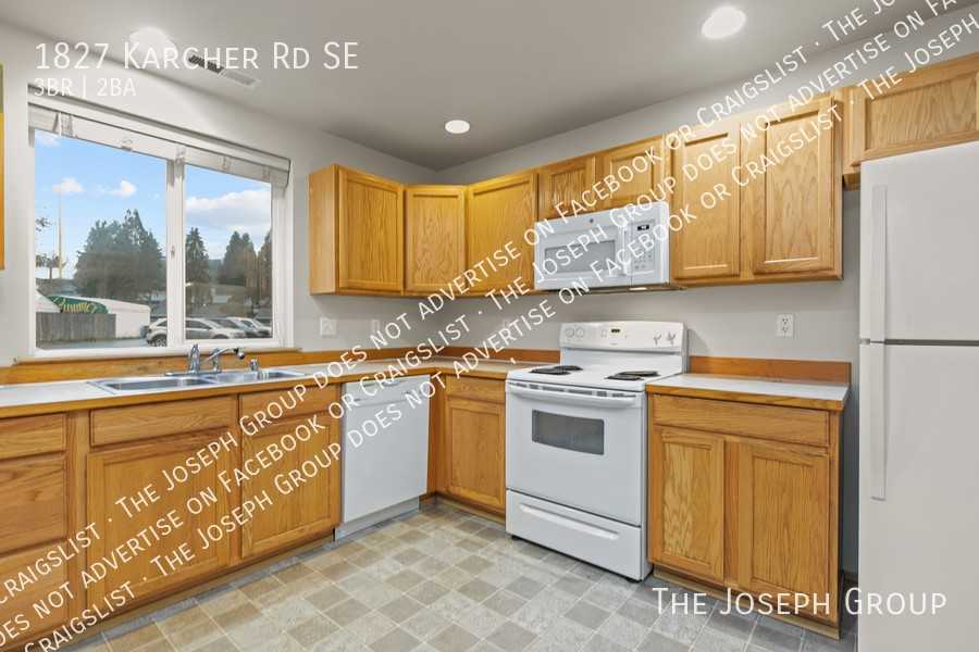1827 Karcher Rd Se - Photo 6 of 33