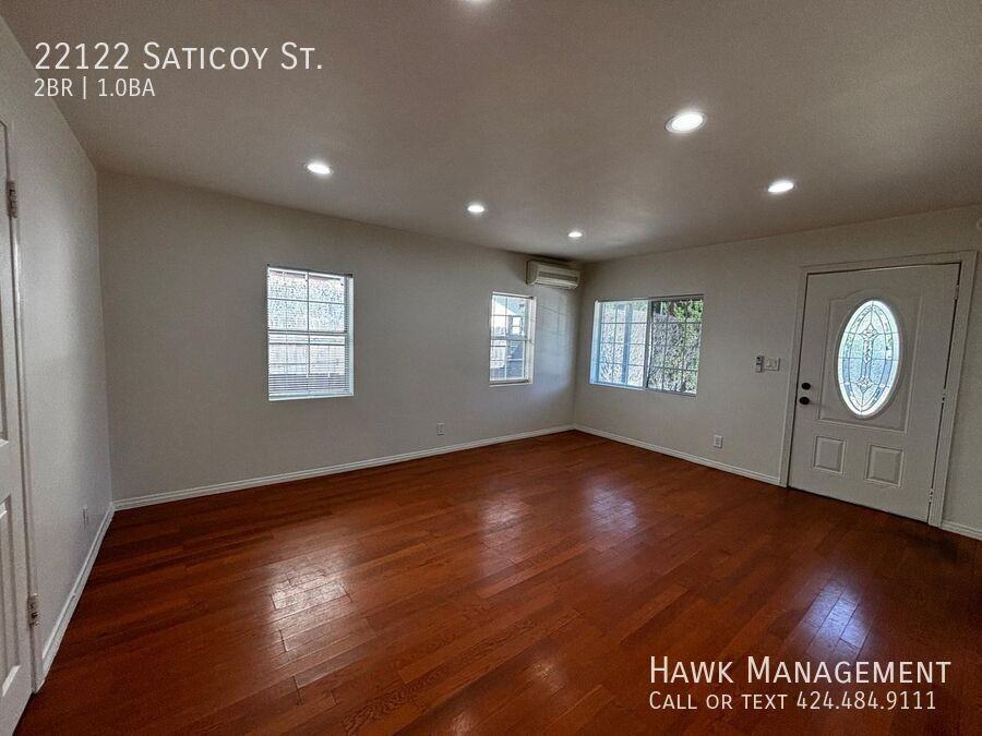 22122 Saticoy St - Photo 5 of 23