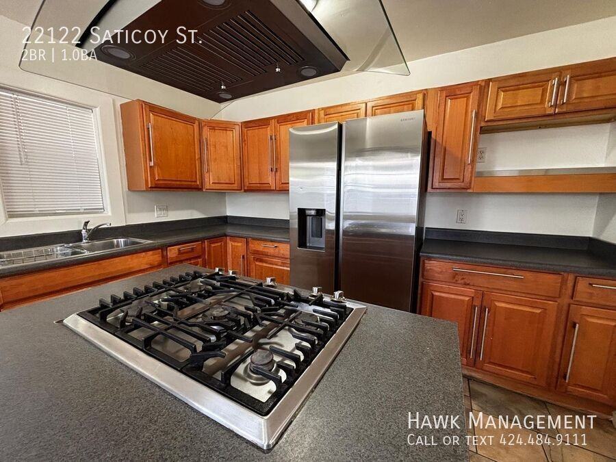 22122 Saticoy St - Photo 4 of 23