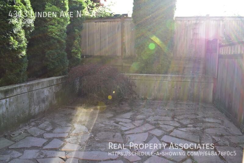 4313 Linden Ave N #A - Photo 5 of 28