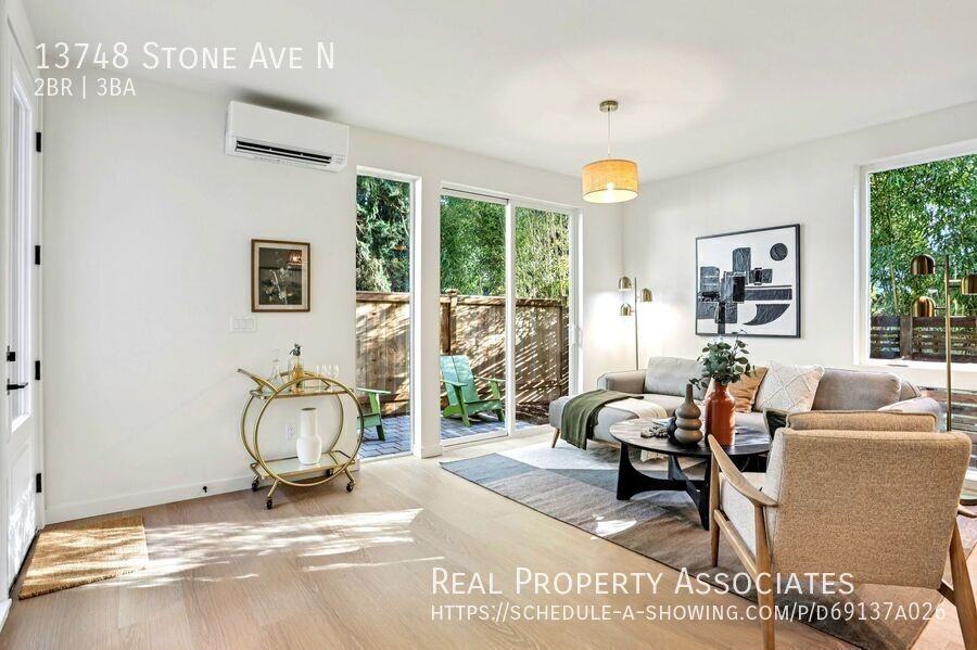 13748 Stone Ave N - Photo 3 of 18