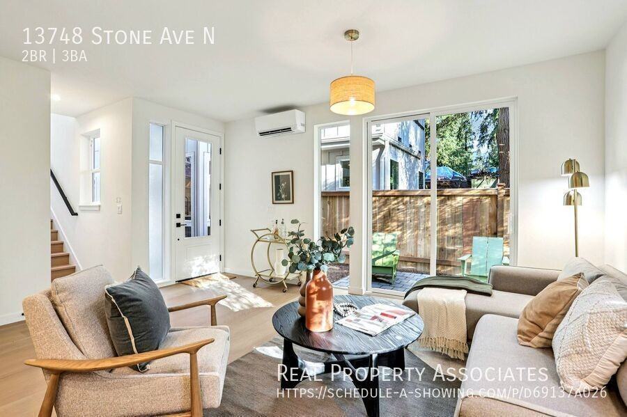 13748 Stone Ave N - Photo 4 of 18