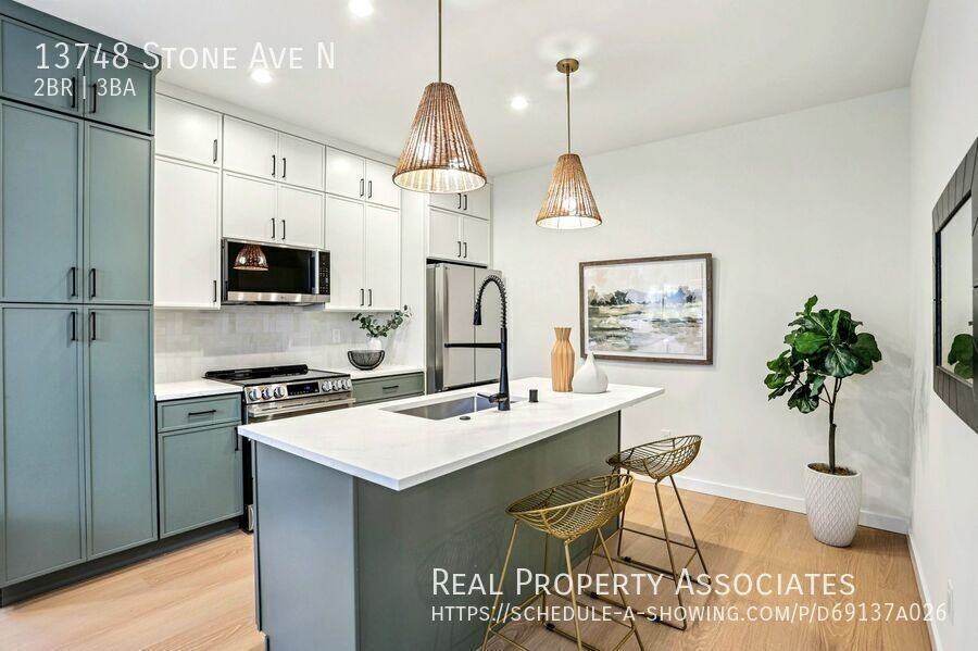 13748 Stone Ave N - Photo 5 of 18