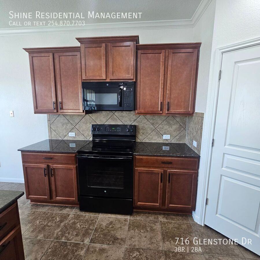 716 Glenstone Dr - Photo 4 of 12