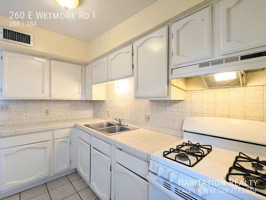 260 E Wetmore Rd - Photo 3 of 14