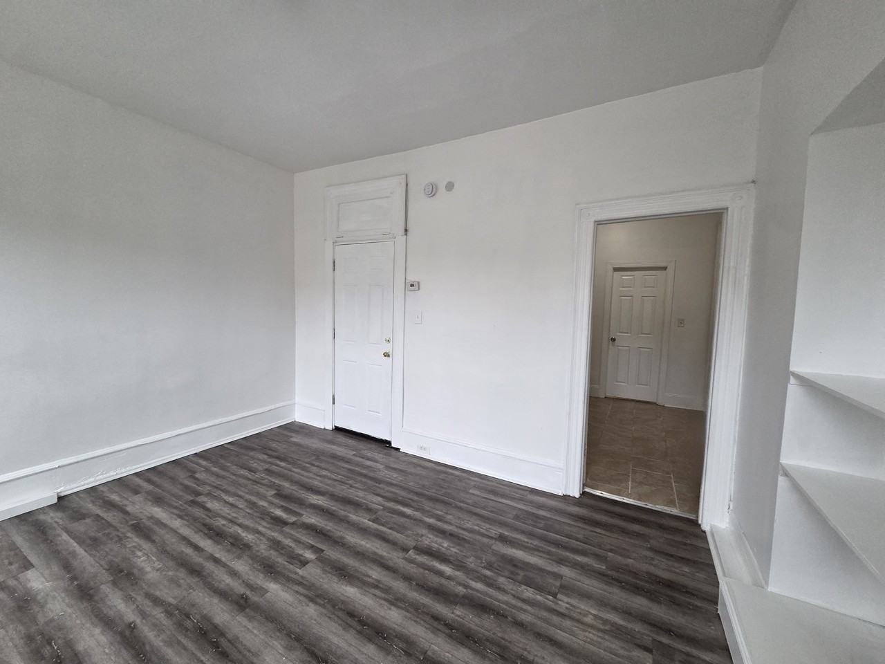 1302 W Allegheny Ave #2F - Photo 5 of 9