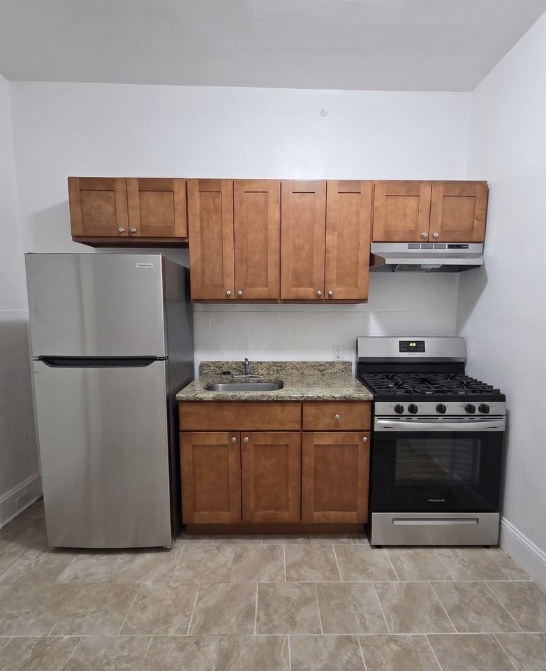 1302 W Allegheny Ave #2F - Photo 6 of 9