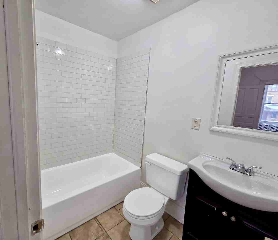 1302 W Allegheny Ave #2F - Photo 7 of 9