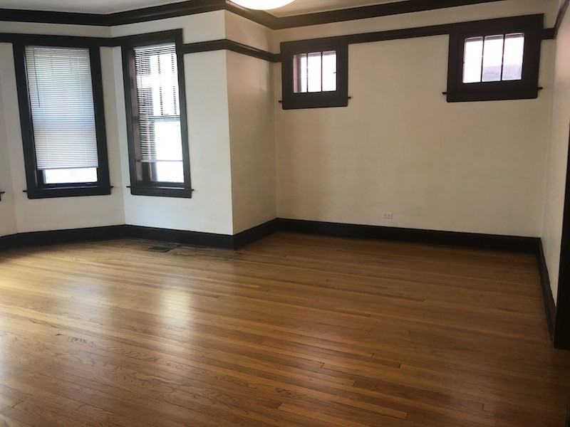 1032 W Oakdale Ave #1 - Photo 3 of 16