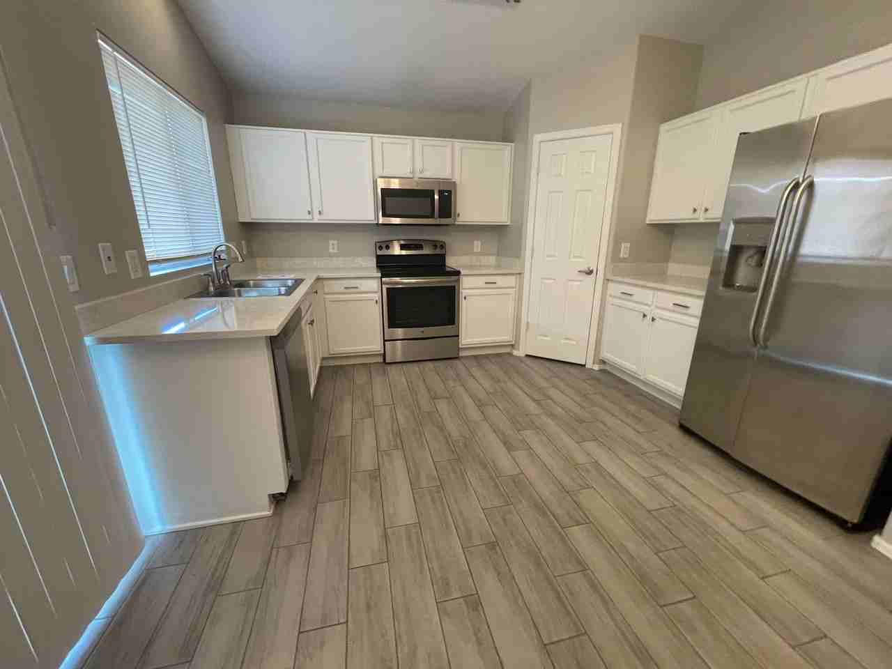 12220 W Rosewood Dr - Photo 5 of 20