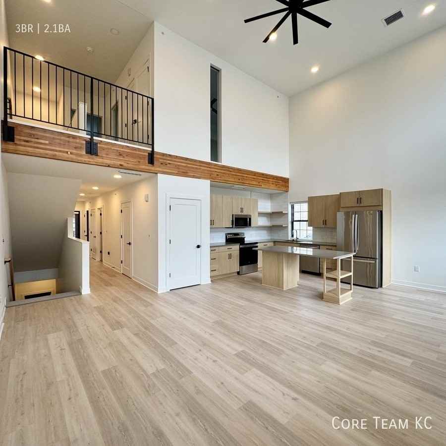 2913 N Oak Trfy #3003 - Photo 2 of 16