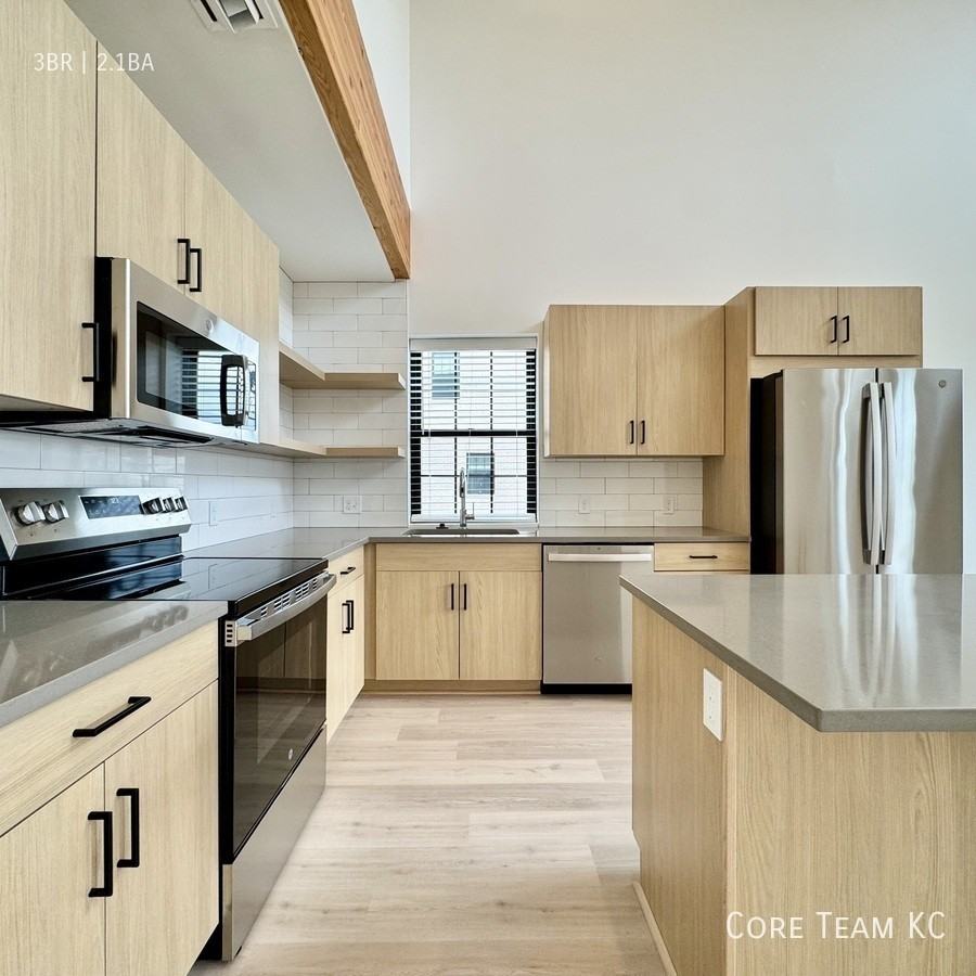2913 N Oak Trfy #3003 - Photo 6 of 16