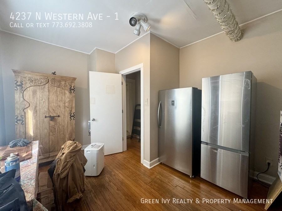 4237 N Western Ave #1 - Photo 2 of 17
