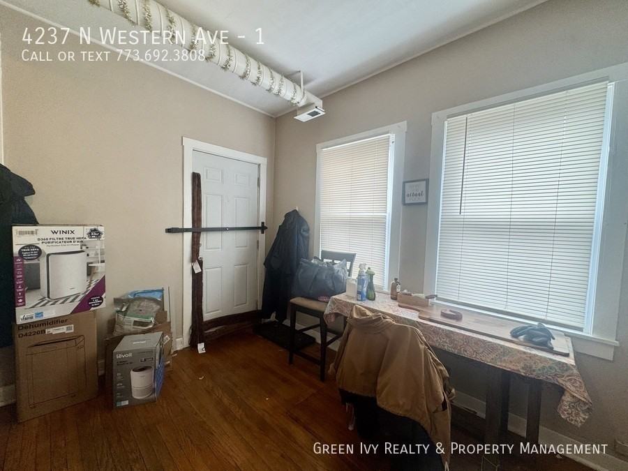 4237 N Western Ave #1 - Photo 3 of 17