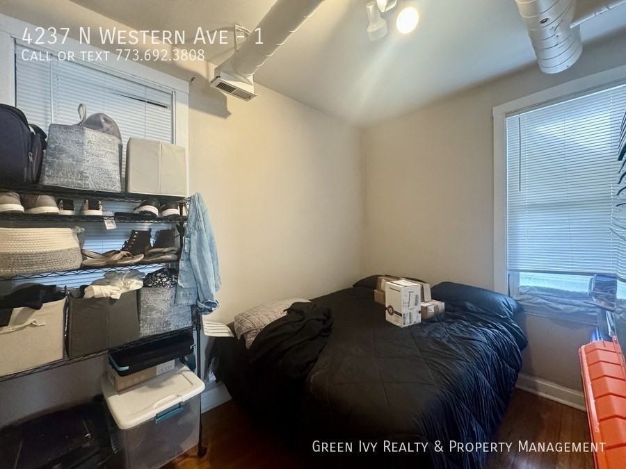 4237 N Western Ave #1 - Photo 4 of 17