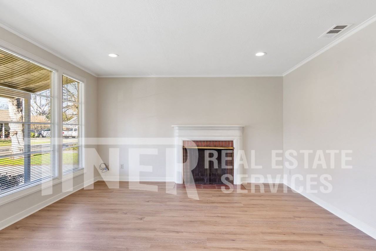 2520 Cambon Way - Photo 2 of 19
