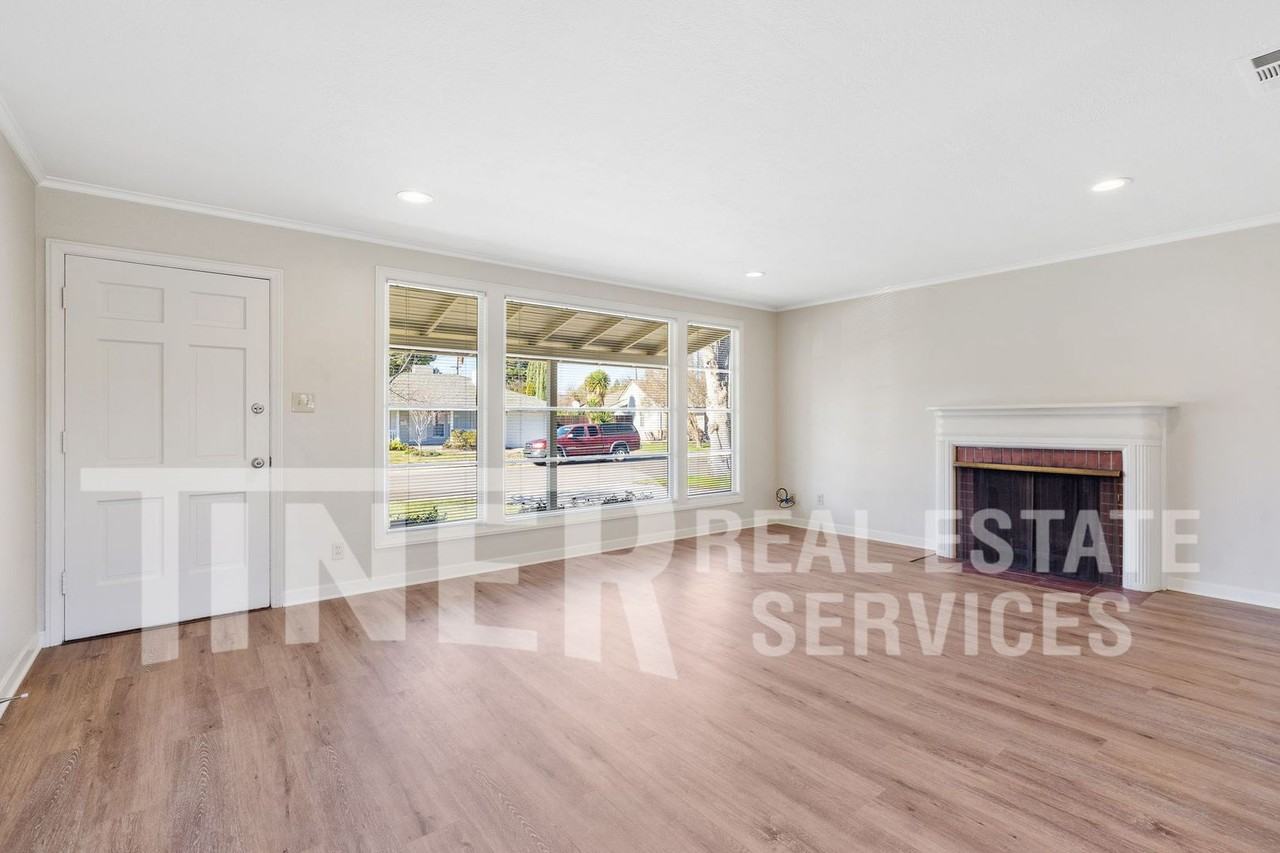 2520 Cambon Way - Photo 7 of 19